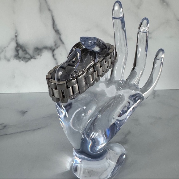 Michael Kors Silver Watch fits 7” wrist - Picture 5 of 14